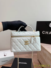 Load image into Gallery viewer, CC1376 Chanel 26C LP Vanity Case /19CM
