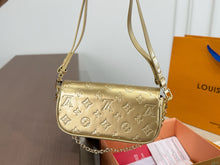 Load image into Gallery viewer, LB1346 Louis Vuitton Ivy WOC / 22 x 11 cm
