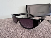 Load image into Gallery viewer, JW946 CC Cat Eye Sunglasses
