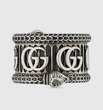 Load image into Gallery viewer, JW718 Silver ring with Double G
