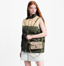 Load image into Gallery viewer, LB834 Pochette Métis East West / 8.5 x 5.3 x 2.4 inches
