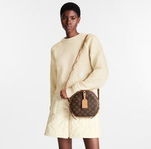 Load image into Gallery viewer, LB844 Boite Chapeau Souple MM / HIGHEST QUALITY VERSION / 7.9 x 8.9 x 3.1 inches
