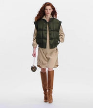 Load image into Gallery viewer, LB853 Papillon Trunk / 7.5 x 3.5 x 3.5 inches
