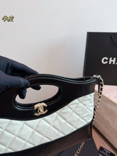 Load image into Gallery viewer, CC1679 CHANEL 26A 31 Bag / 32 x 25 x 5.5 cm
