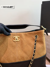 Load image into Gallery viewer, CC1492 Chanel 25A Suede Tote / 33×25cm
