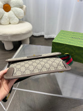 Load image into Gallery viewer, GC538 NEO VINTAGE GG SUPREME BELT BAG
