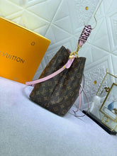 Load image into Gallery viewer, LB1360 NéoNoé MM / 10.2 x 10.2 x 6.9 inches
