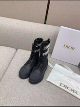 Load image into Gallery viewer, SE1735 D-Major Ankle Boot Size 5-11
