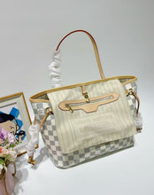 Load image into Gallery viewer, LB1479 Neverfull PM / 11.4 x 8.7 x 5.1 inches

