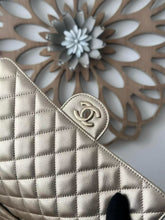 Load image into Gallery viewer, CC1091 Classic Handbag / HIGHEST QUALITY VERSION / 6 × 9.9 × 2.5 in
