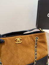 Load image into Gallery viewer, CC1687 CHANEL Two-Tone Hobo Bag / 33 x 25 cm
