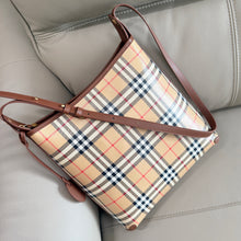 Load image into Gallery viewer, BUR137 Burberry House Check Canvas / HIGHEST QUALITY VERSION / 30×30×12.5cm
