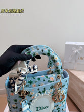 Load image into Gallery viewer, DR649 Dior Lady D-Lite Bag / HIGHEST QUALITY VERSION / 24 cm
