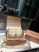 Load image into Gallery viewer, BUR136 Note Bag / 9.8 x 3.3 x 7.1in.
