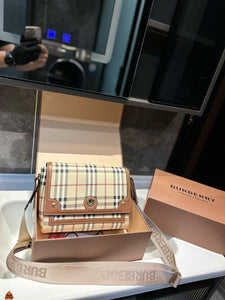 BUR136 Note Bag / 9.8 x 3.3 x 7.1in.