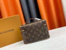 Load image into Gallery viewer, LB1203 Cosmetic Pouch / 6.7 x 4.7 x 2.4 inches
