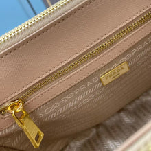 Load image into Gallery viewer, PD247 Small/Medium Prada Galleria Saffiano leather bag
