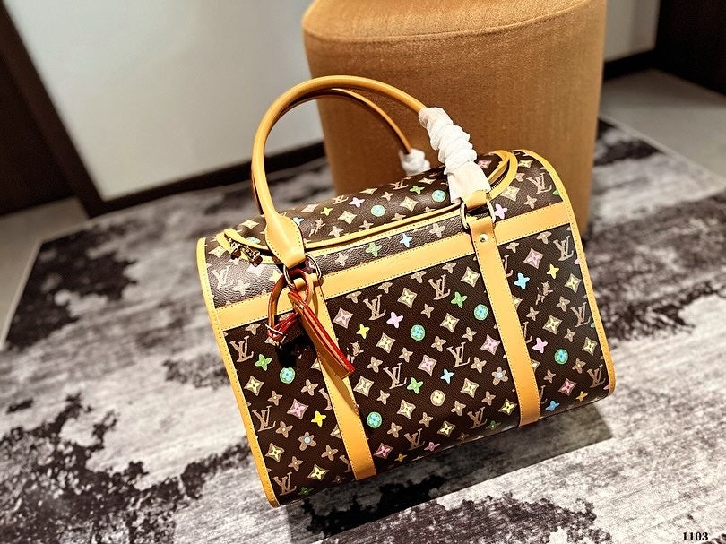 LB979 Lyler Dog Carrier / 17.3 x 12.6 x 9.1 inches