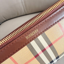 Load image into Gallery viewer, BUR136 Burberry House Check Canvas / HIGHEST QUALITY VERSION / 25.5×15×11.5cm
