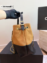 Load image into Gallery viewer, CC1492 Chanel 25A Suede Tote / 33×25cm
