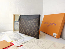 Load image into Gallery viewer, LB835 Daily Pouch / 11.6 x 8.3 x 0.4 inches
