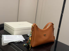 Load image into Gallery viewer, PD399 PRADA Vintage-Inspired Hobo / 37 x 24 cm
