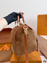 Load image into Gallery viewer, LB1552 Louis Vuitton Speedy 30 / 30 cm x 21 x 17 cm
