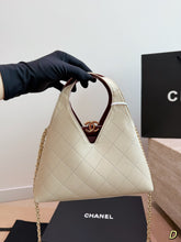 Load image into Gallery viewer, CC1681 CHANEL Hobo Bag / 23 x 25 cm
