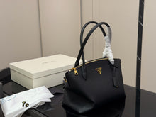 Load image into Gallery viewer, PD397 PRADA Bonnie Medium  / 33 x 23 cm
