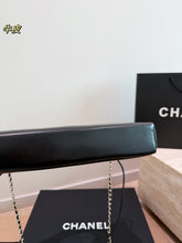 Load image into Gallery viewer, CC1679 CHANEL 26A 31 Bag / 32 x 25 x 5.5 cm

