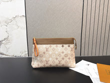 Load image into Gallery viewer, LB1471 Louis Vuitton Pochette Voyage MM / 30 x 21 x 7.5 cm

