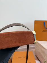 Load image into Gallery viewer, LB1551 Louis Vuitton Trunk Soft Box / 23 x 16 cm
