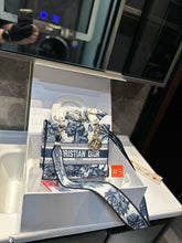 Load image into Gallery viewer, DR561 Medium Lady D-Lite Bag / 9.5 x 8 x 4.5 inches
