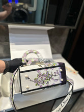 Load image into Gallery viewer, DR561 Medium Lady D-Lite Bag / 9.5 x 8 x 4.5 inches

