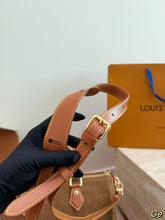 Load image into Gallery viewer, LB1552 Louis Vuitton Speedy 30 / 30 cm x 21 x 17 cm

