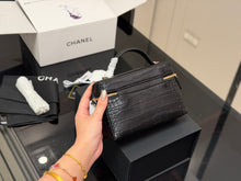Load image into Gallery viewer, CC1476 CHANEL Hobo "Lunch Box" Bag / 19 x 12 cm

