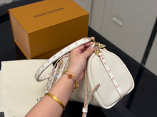 Load image into Gallery viewer, LB1533 LV Express PM Handbag / 26 x 17 x 13.5 cm
