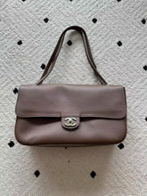 Load image into Gallery viewer, CC1471 CHANEL 26S Maxi Flap Bag /  HIGHEST QUALITY VERSION / S:34 x 18 x 9.5 cm L:39 x 28 x 11 cm

