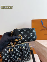 Load image into Gallery viewer, LB1553 Louis Vuitton Speedy P24 / 25 x 18 x 13 cm
