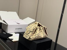 Load image into Gallery viewer, CC1682 CHANEL 26A 25 Bag / 24 x 15 cm
