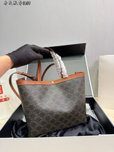 Load image into Gallery viewer, CL154 CELINE Square Cabas Triomphe Tote / 28 x 24 x 9 cm
