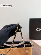 Load image into Gallery viewer, CC1492 Chanel 25A Suede Tote / 33×25cm
