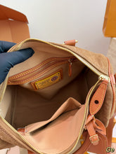 Load image into Gallery viewer, LB1552 Louis Vuitton Speedy 30 / 30 cm x 21 x 17 cm
