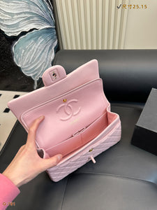 CC1127 Medium Classic Handbag / 6 × 9.9 × 2.5 in