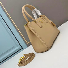 Load image into Gallery viewer, PD247 Small/Medium Prada Galleria Saffiano leather bag
