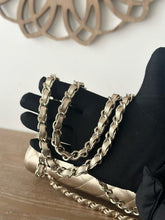 Load image into Gallery viewer, CC1091 Classic Handbag / HIGHEST QUALITY VERSION / 6 × 9.9 × 2.5 in
