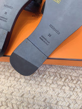 Load image into Gallery viewer, SE1581 Hermes Oran Sandal / Size5-12
