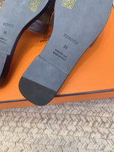 Load image into Gallery viewer, SE1582 Hermes Oran Sandal / Size5-12
