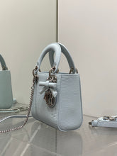 Load image into Gallery viewer, DR667 Lady Dior Mini 3-Quilt / HIGHEST QUALITY VERSION / 17 cm
