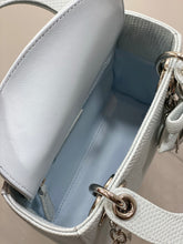 Load image into Gallery viewer, DR667 Lady Dior Mini 3-Quilt / HIGHEST QUALITY VERSION / 17 cm
